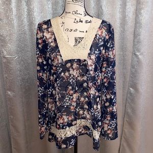 Beautiful Sheer Tunic Juniors Medium